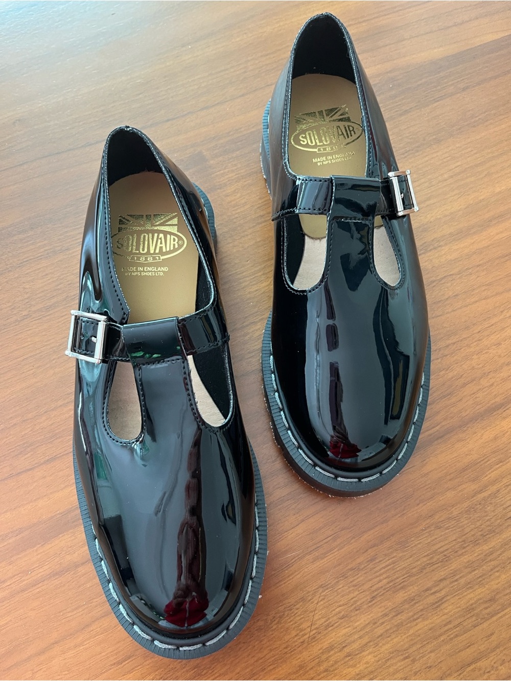 Solovair classic black patent Mary Jane shoes NWOT